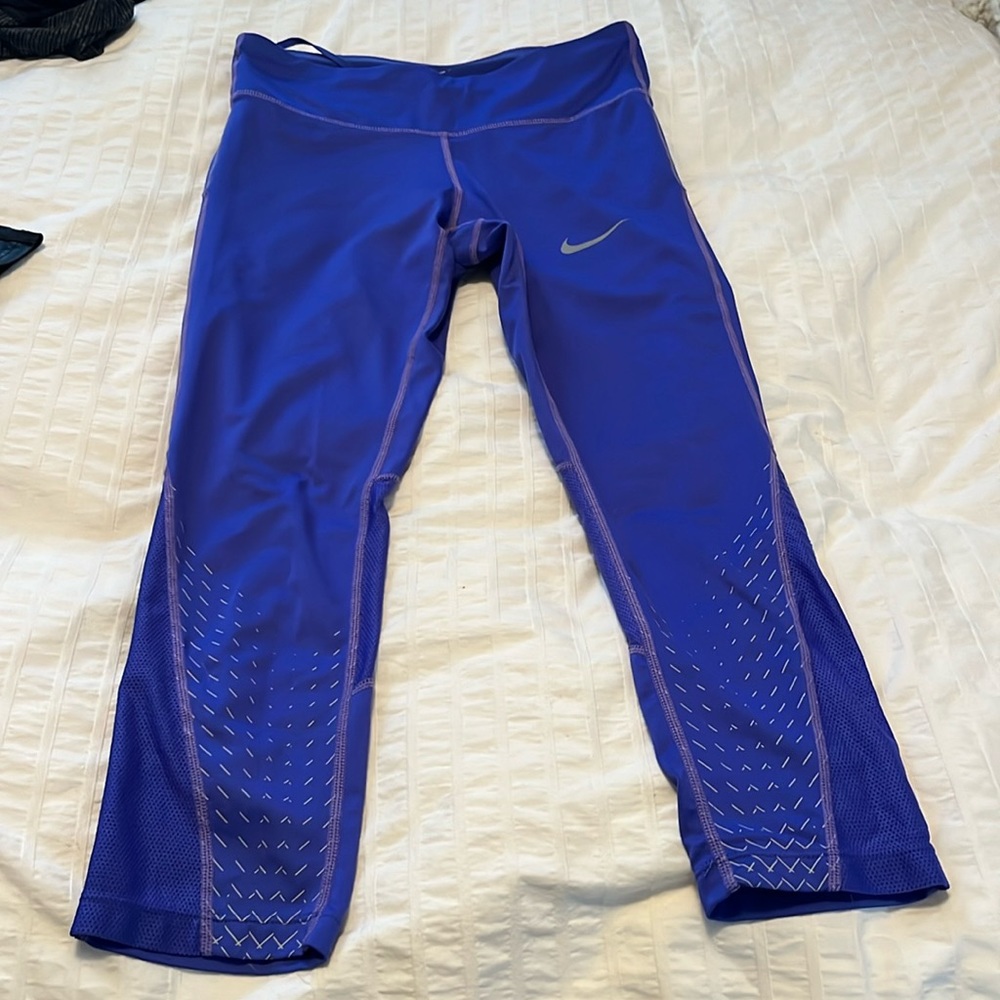 Nike dry fit leggings size small cropped